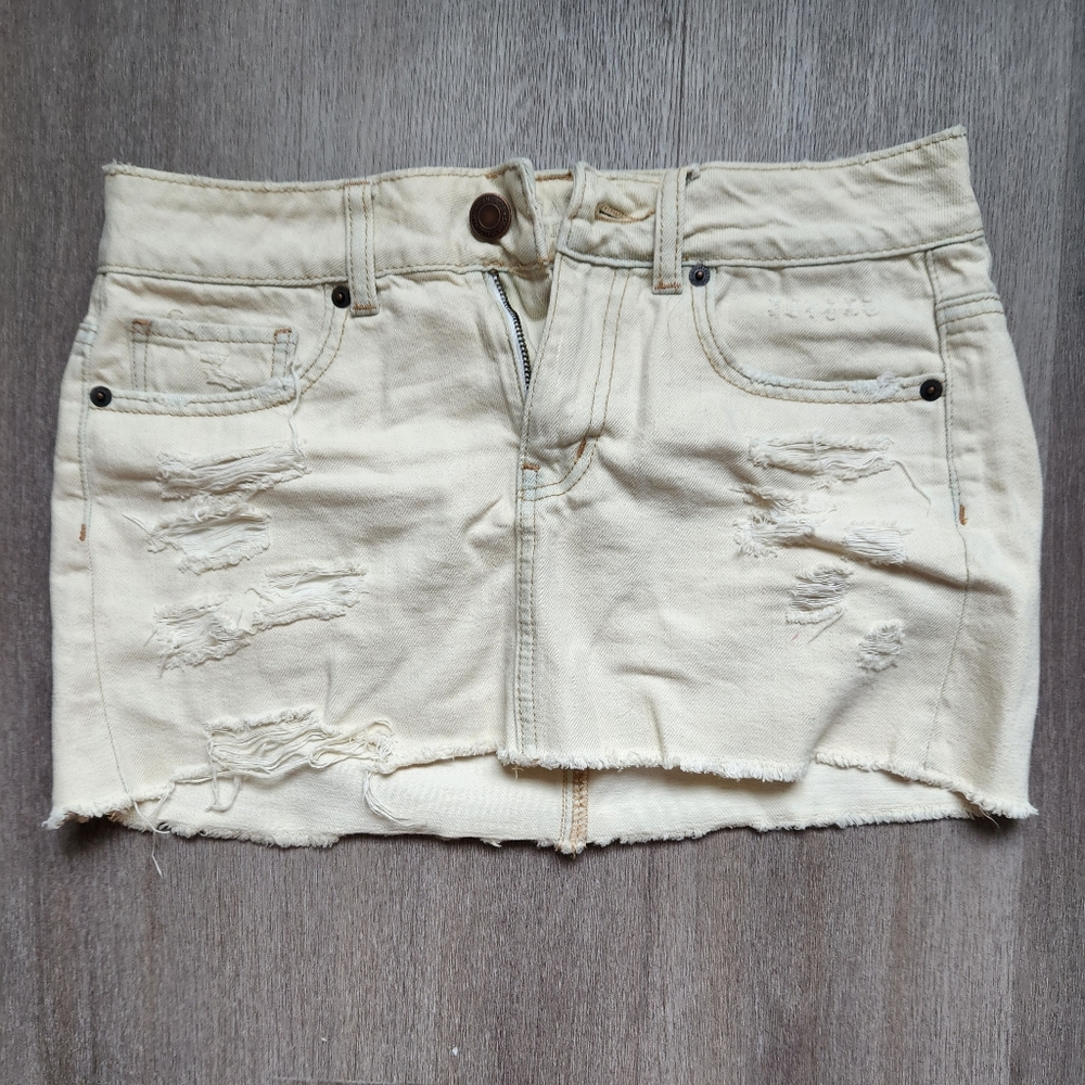 American Eagle White mini skirt size 2